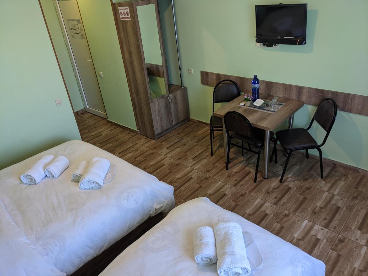 Tbilisi Airport Hotel - Atu Екстериор снимка